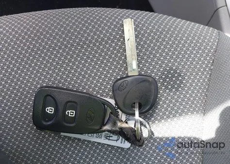 2013 Hyundai Accent Gls z USA, uszkodzony, nr VIN KMHCT4AE0DU413553